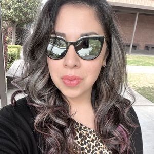 Meet your Posher, Cecilia